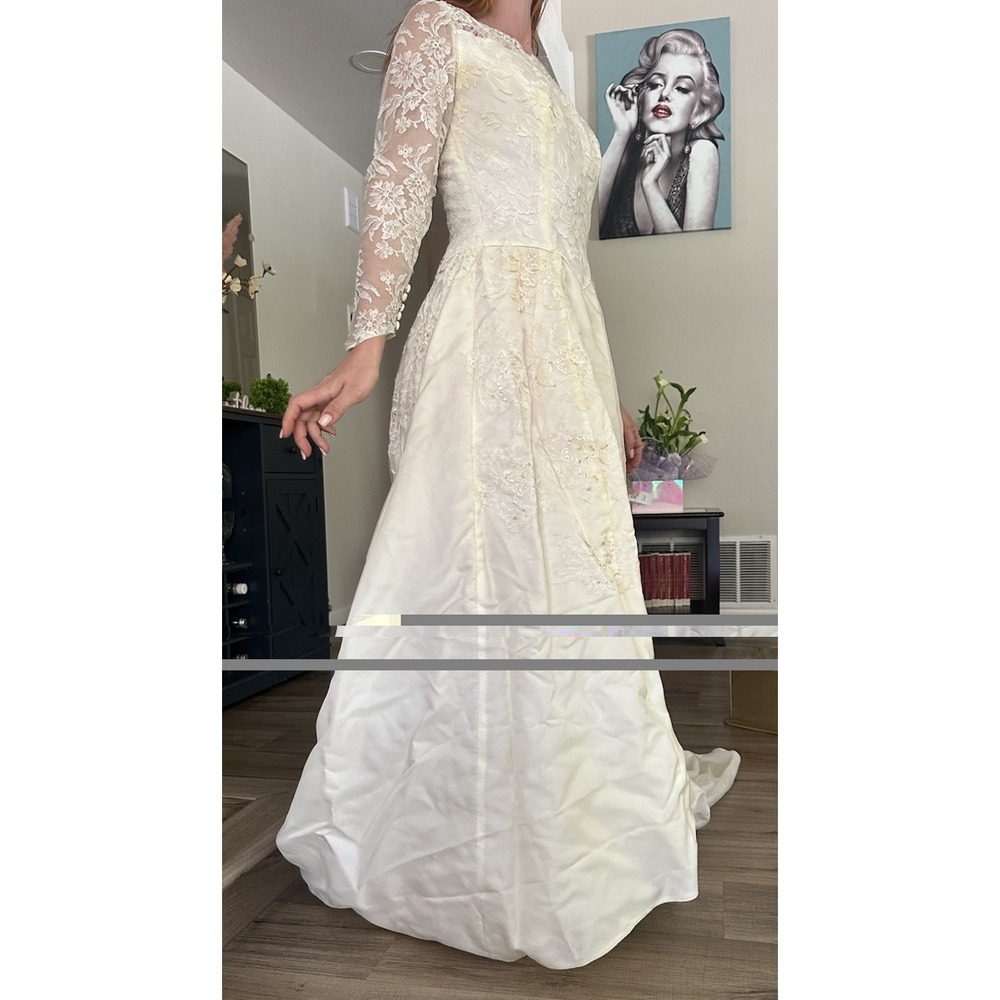 Vintage 1950s Ivory Lace Wedding Dress Long Sleeve Train Gown